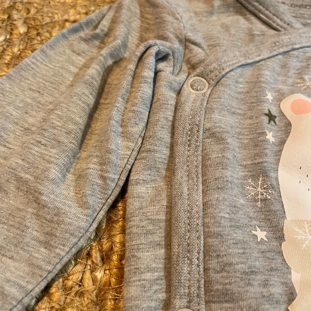 Long Sleeve Polar Bear Gray Onesie for 4-6 months